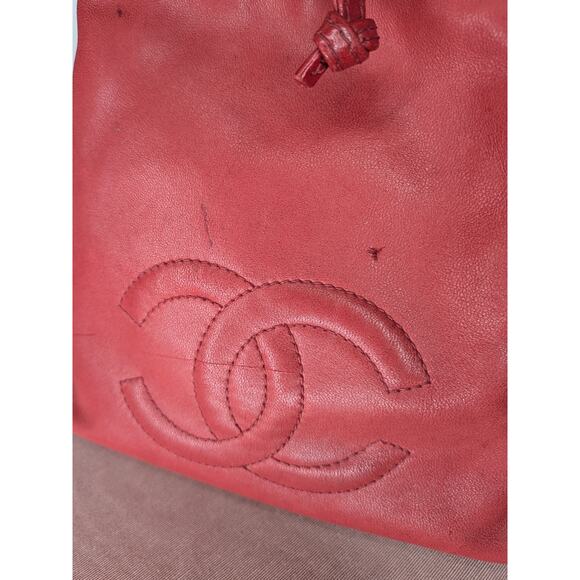 Chanel Lambskin CC Drawstring Bucket Bag Red Crossbody With Attached Zip Wallet - Picture 3 of 16